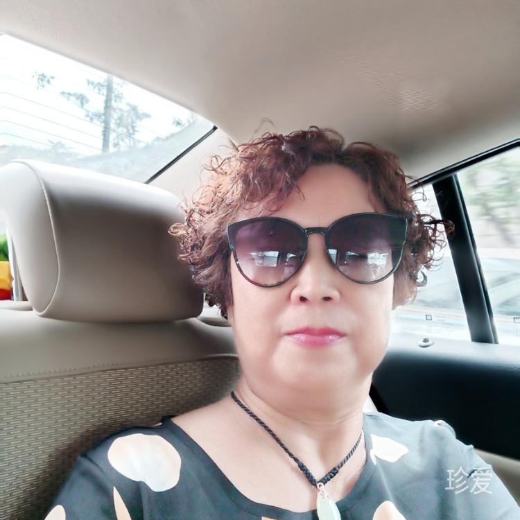 應該甜美的笑了