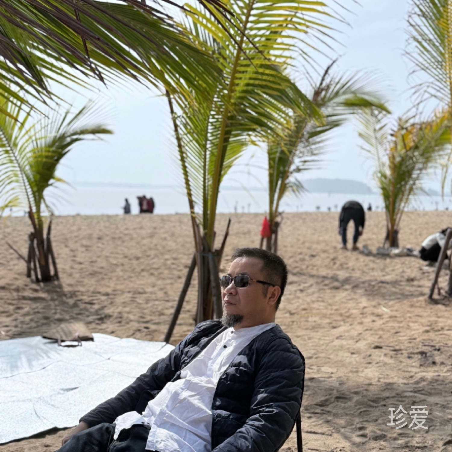 既谋生也谋爱