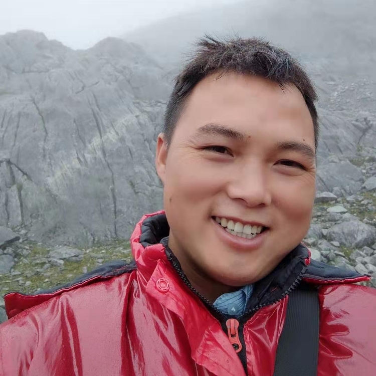 人潮擁擠遇到你