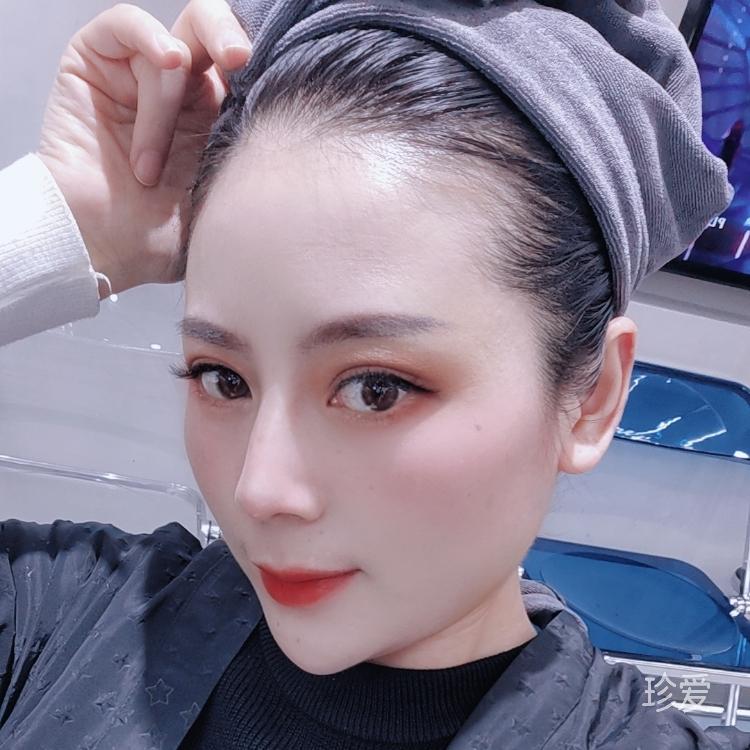 走在迷霧的小巷里