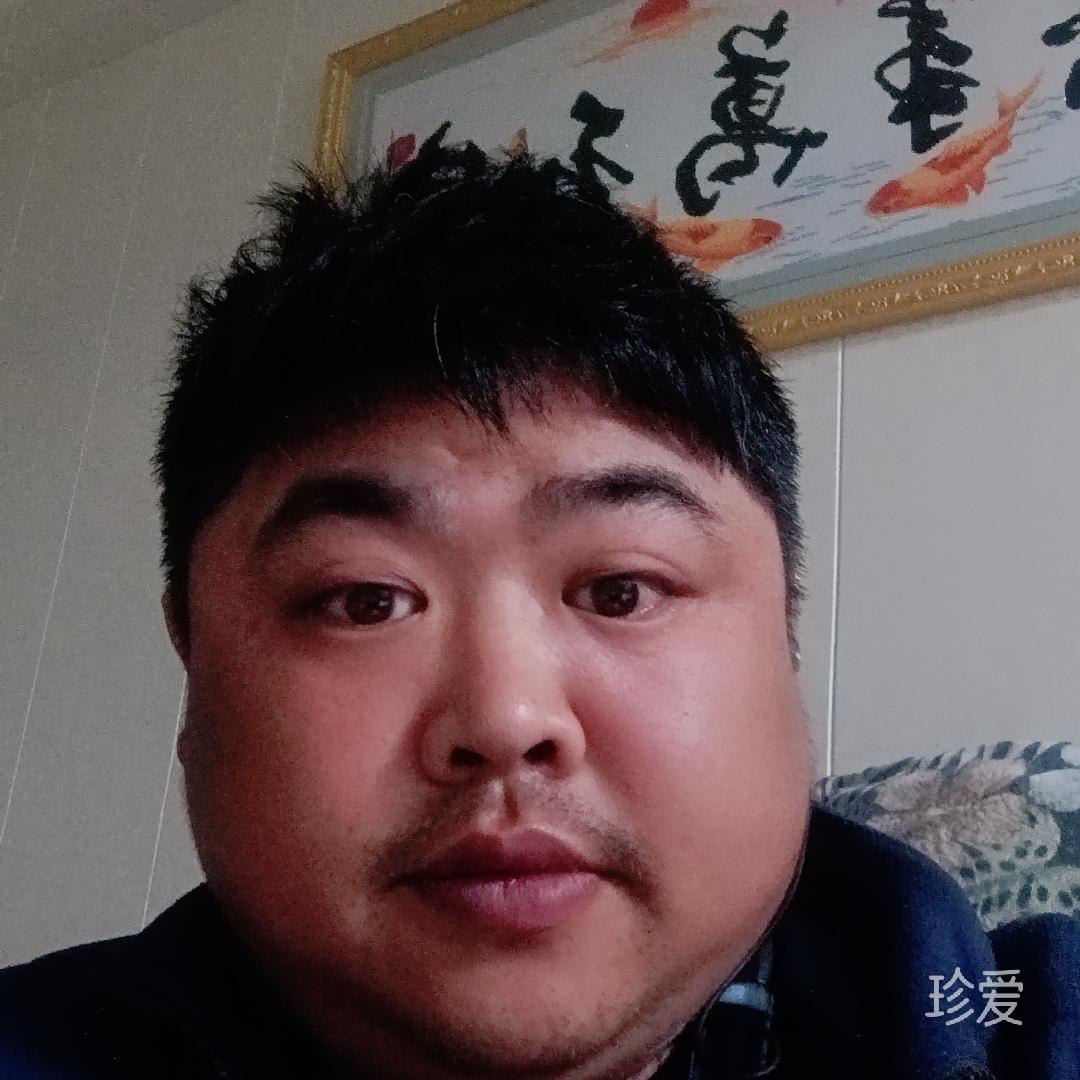 晚上孤寂的男人