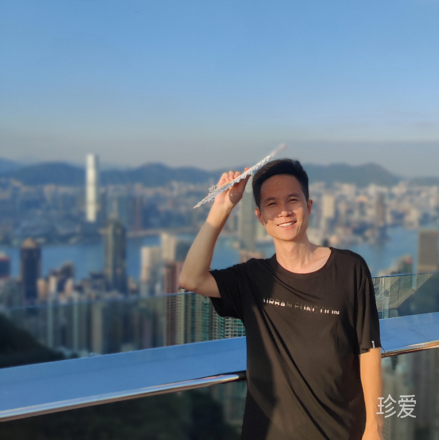 右边
