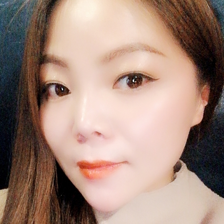 化妆造型师菲儿