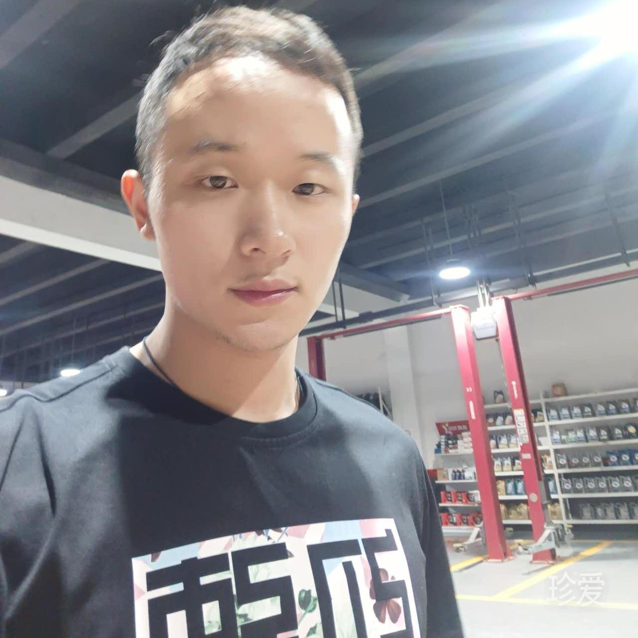 坐在山顶看日出