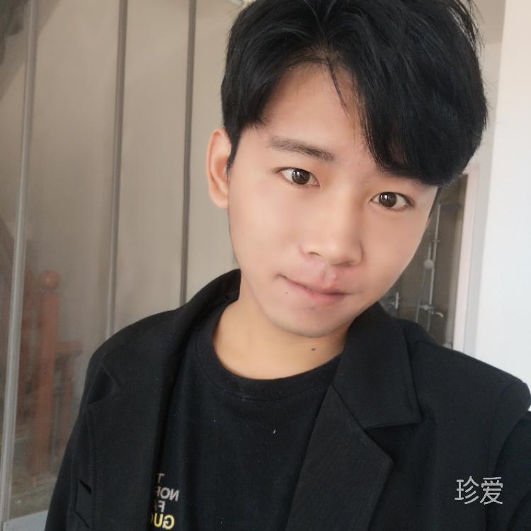 在海洋博物馆钓鱼