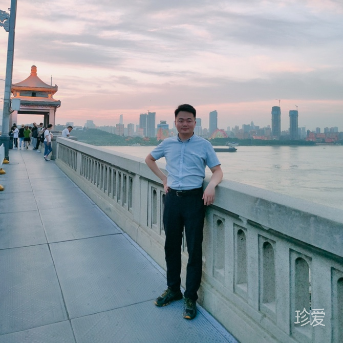 我是一颗小石头