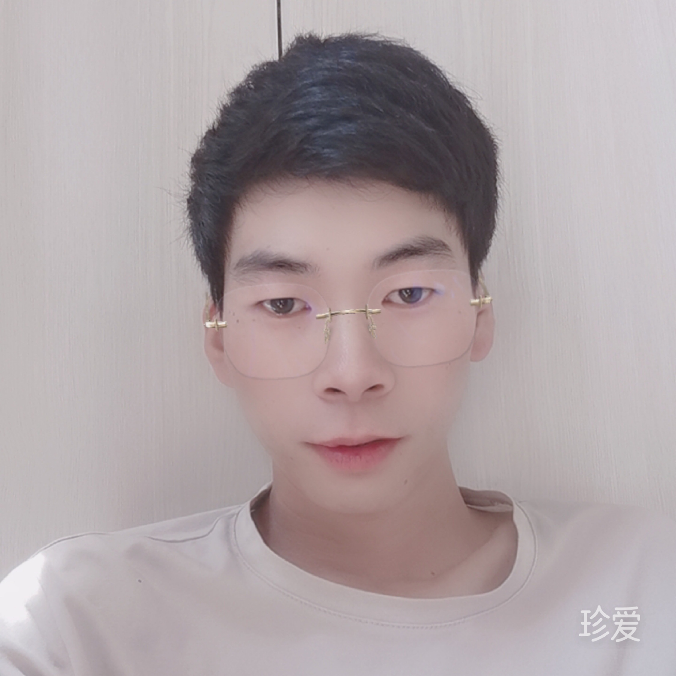 发呆的小强