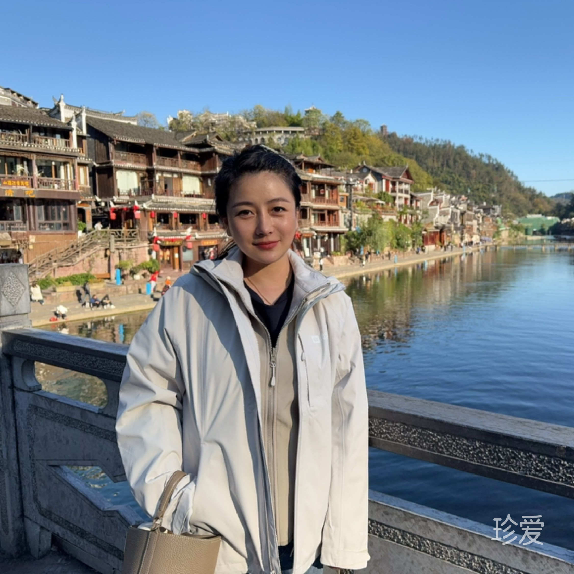 美美丽子