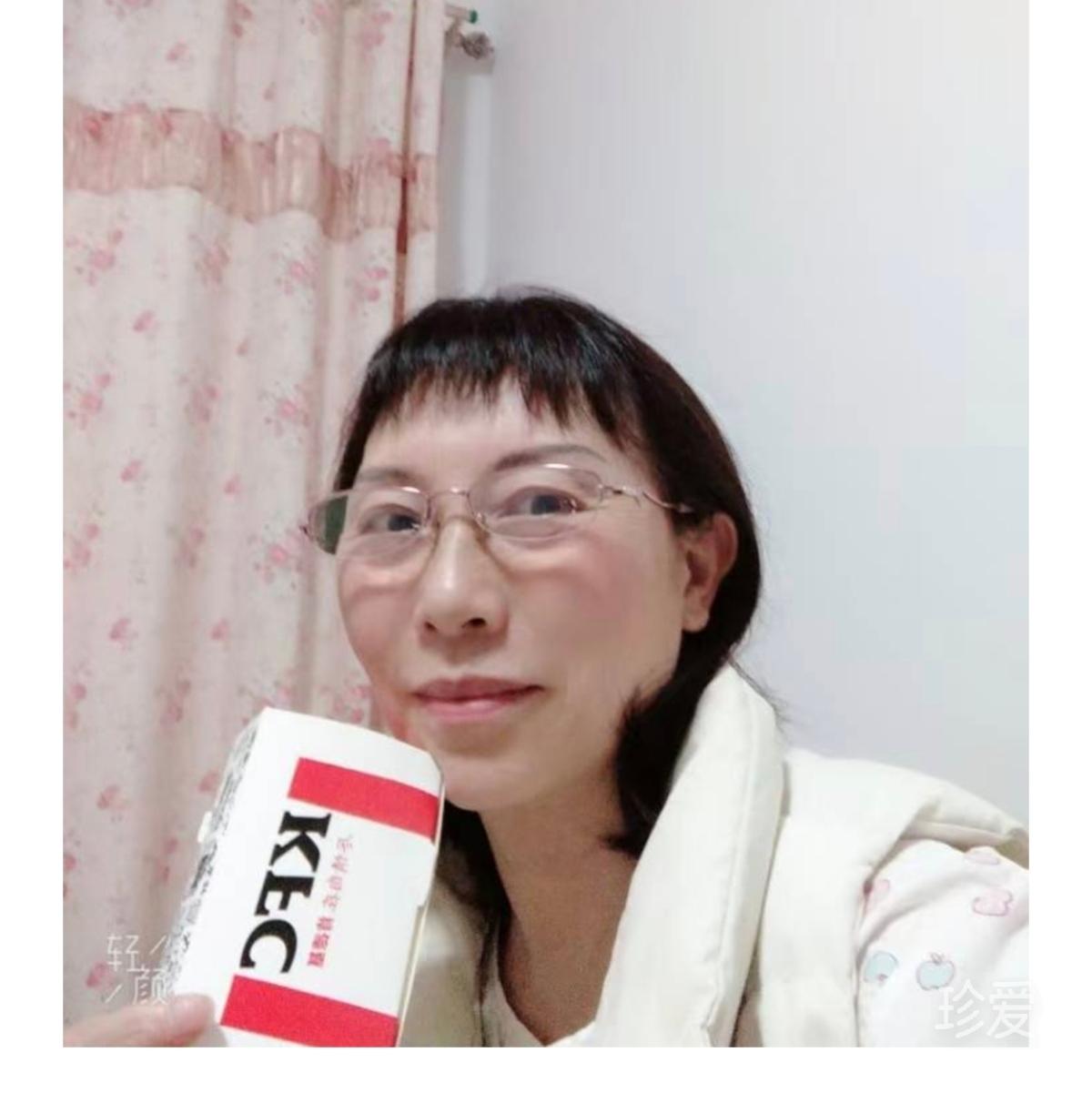 微笑的逗儿