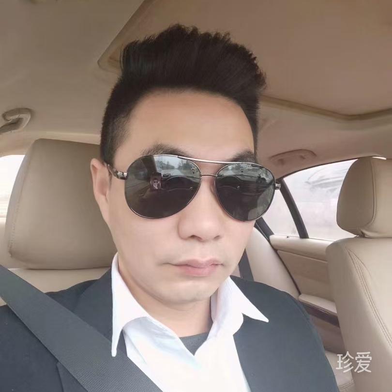 奋斗的中年男人