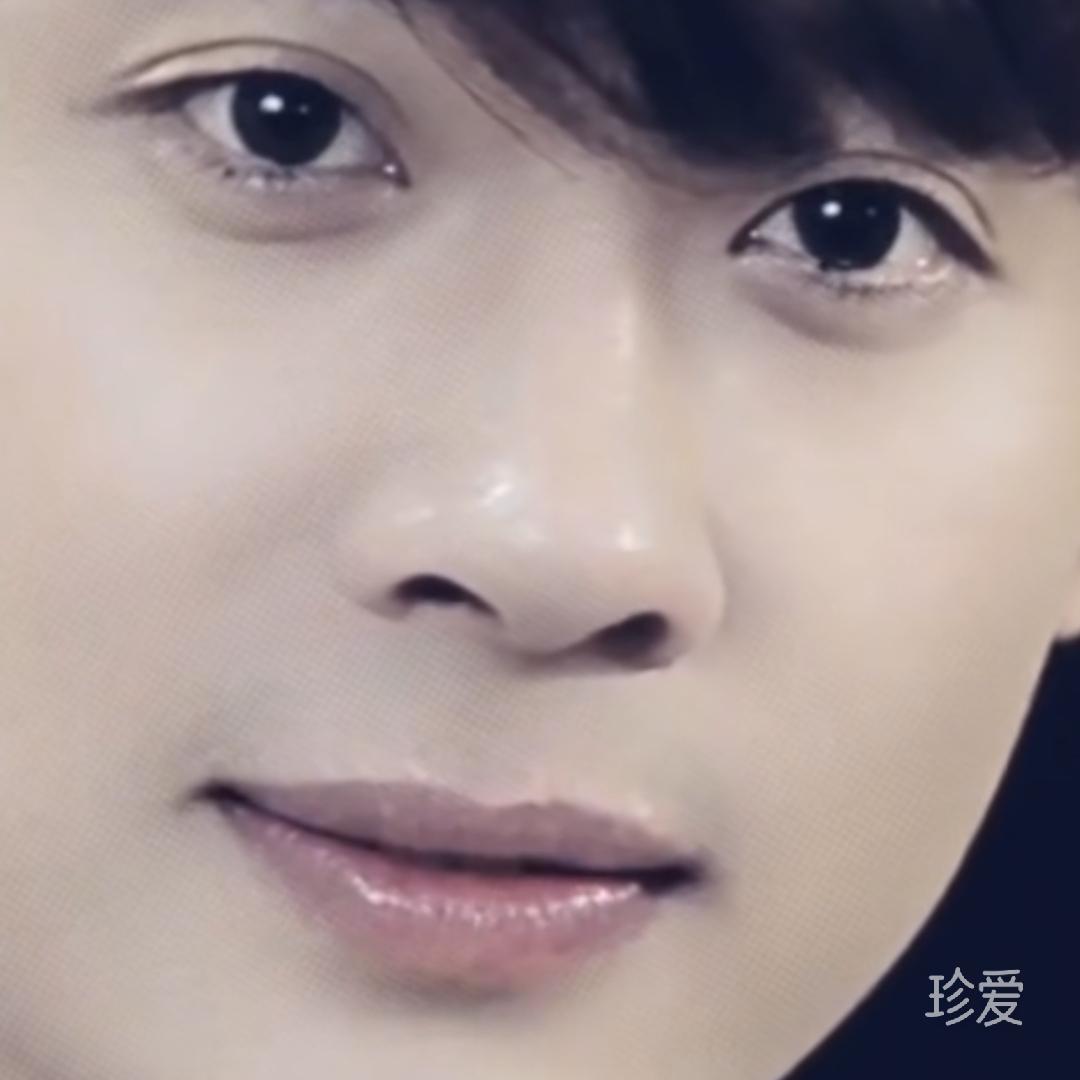 白衣折扇