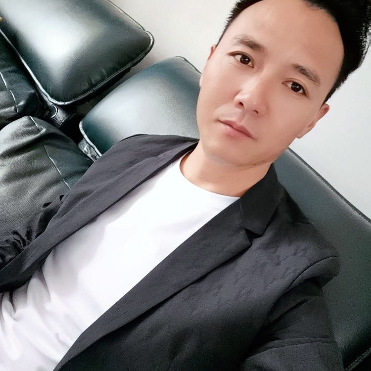 臨風(fēng)不自傲