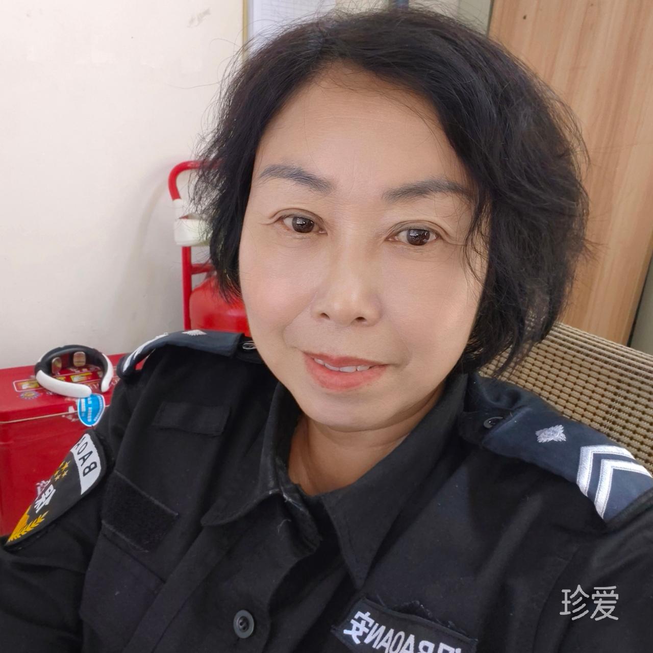 貓咪不睡覺(jué)