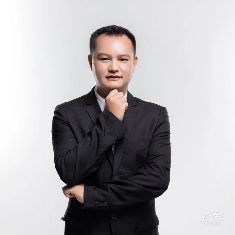 岸边的塔灯