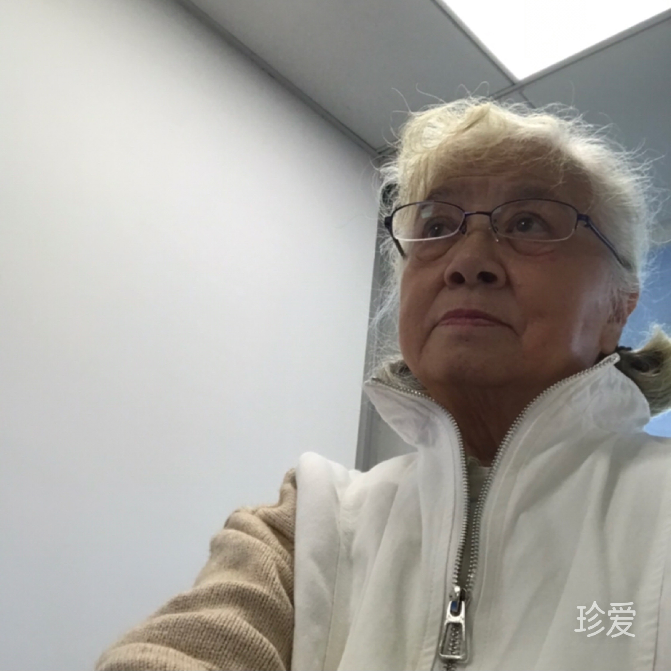 太阳刺眼旳光芒