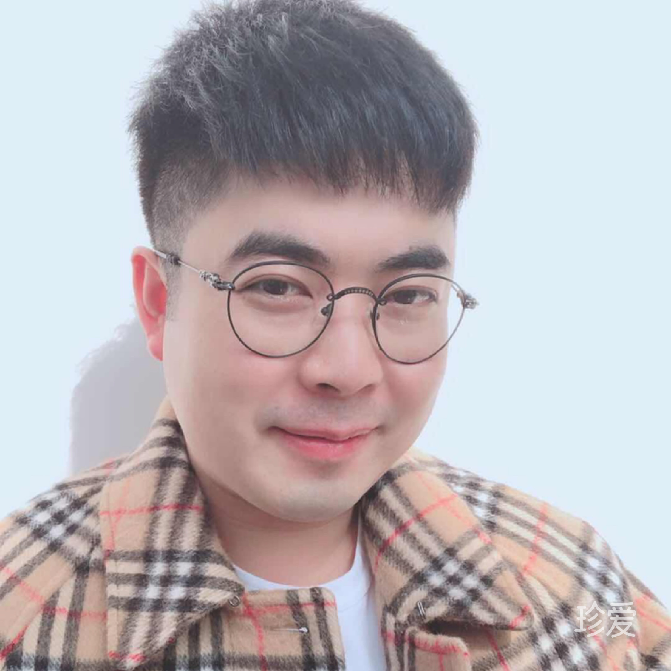 水游鱼儿动