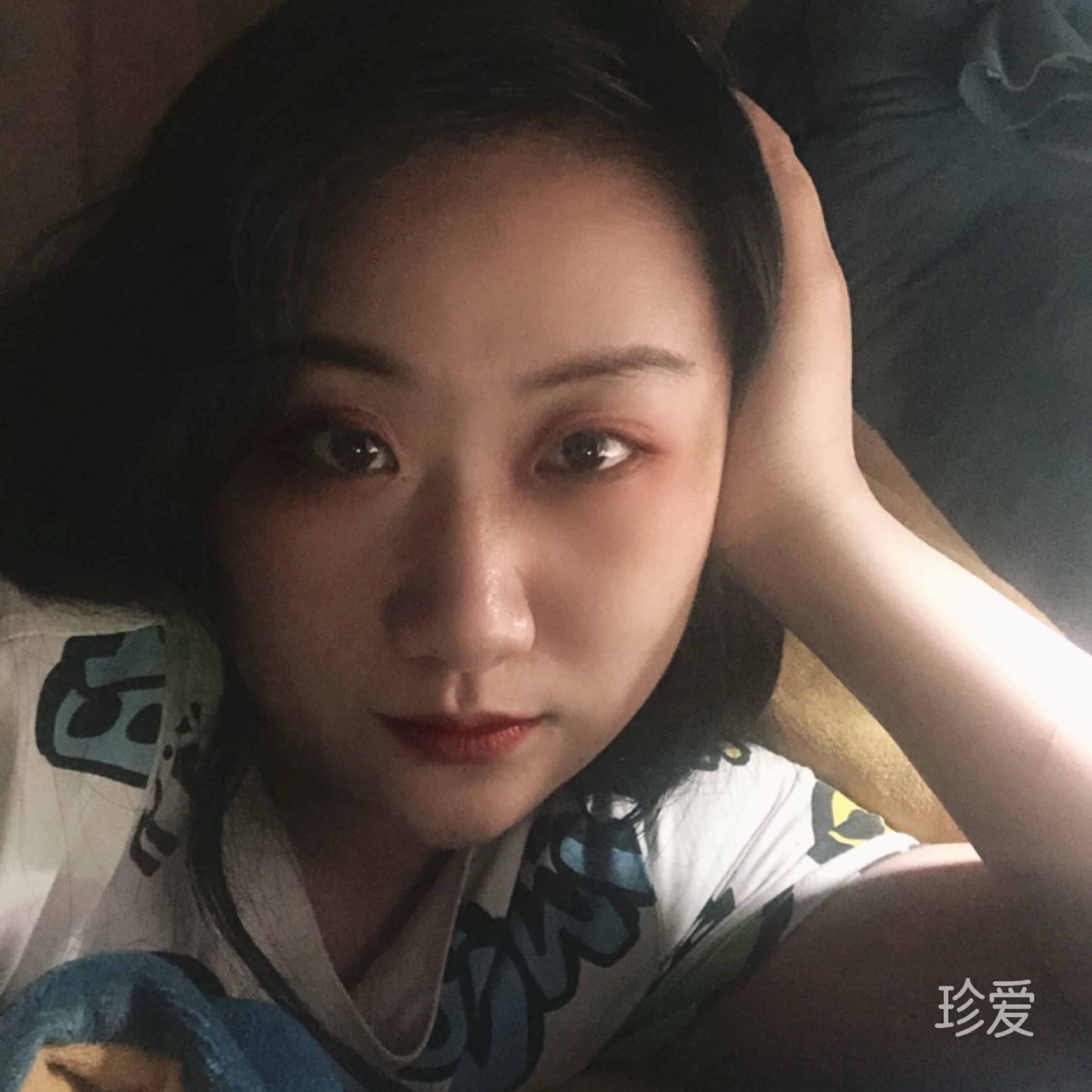 路边的茅草屋