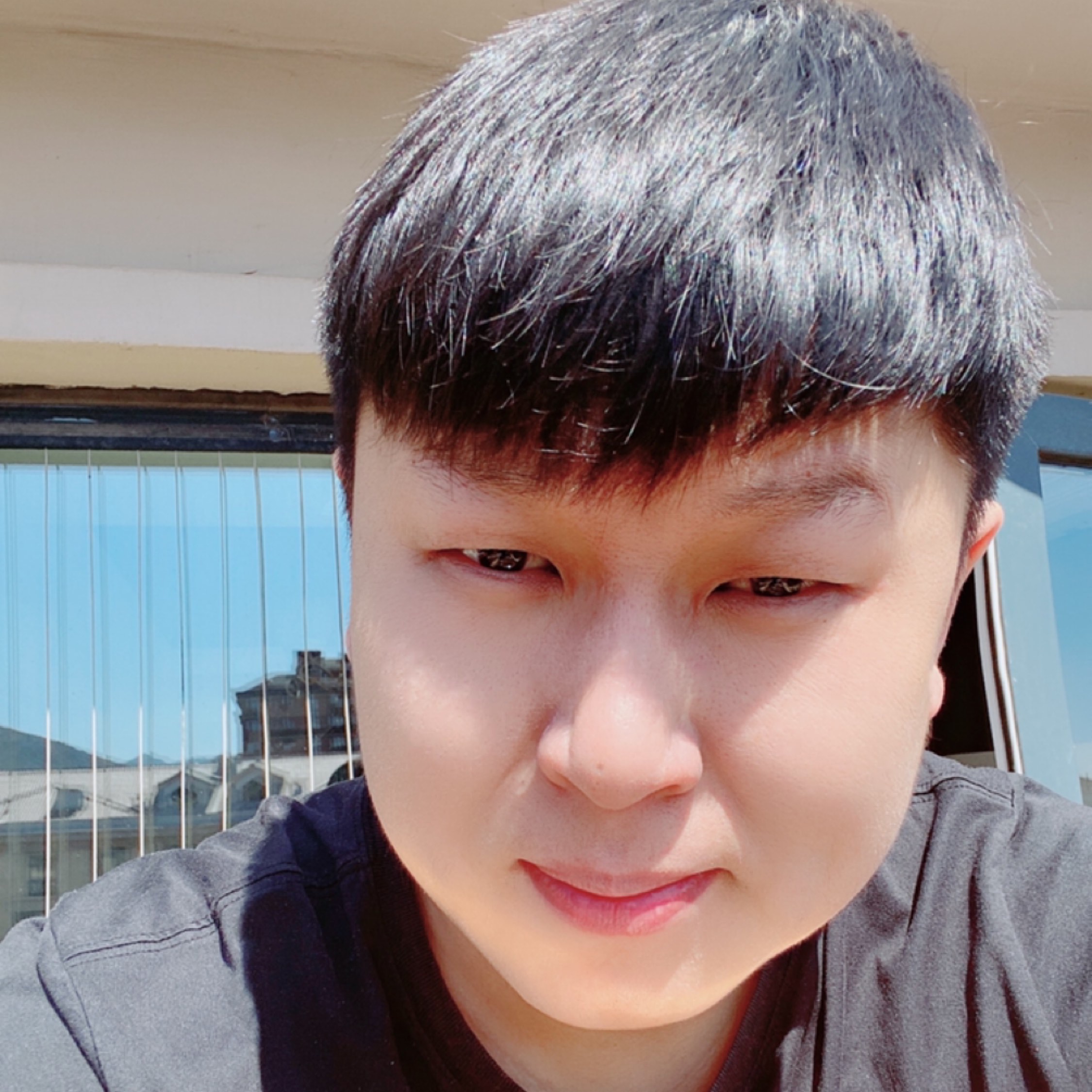 丿回不去的青春