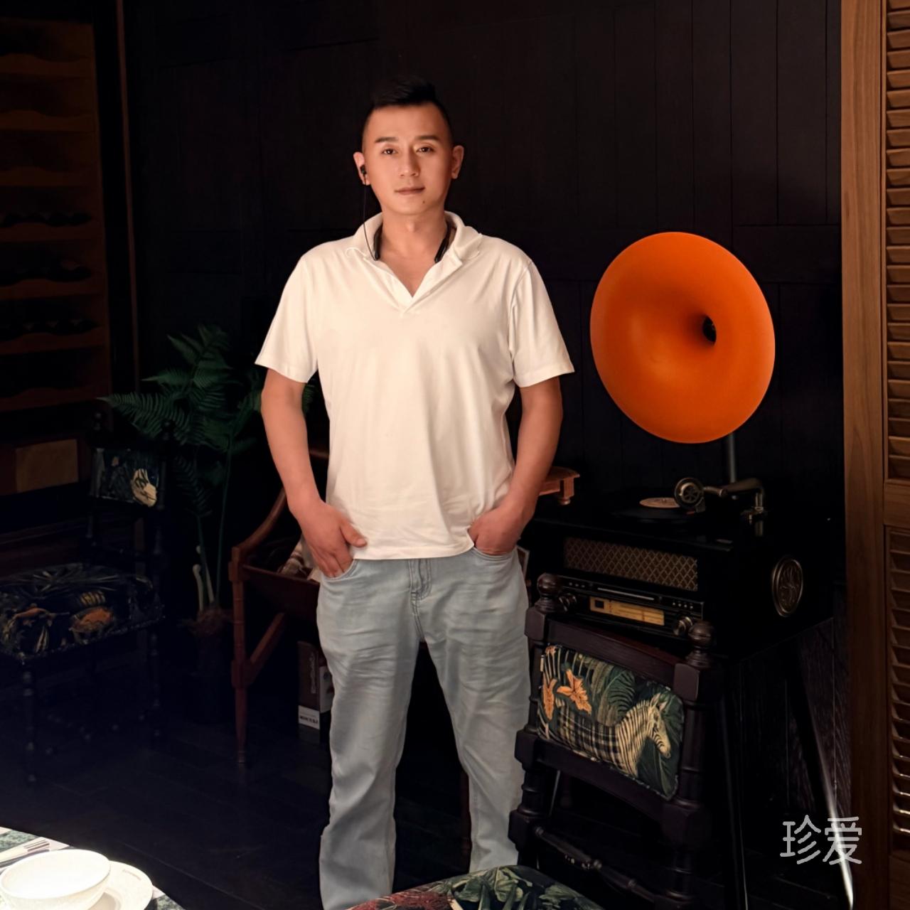 谪仙落凡尘