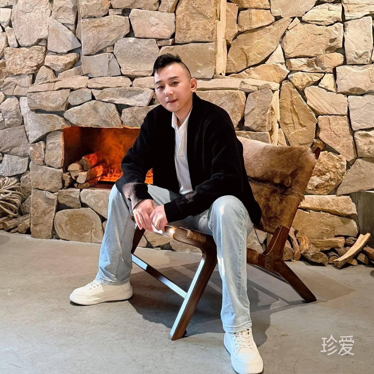 谪仙落凡尘