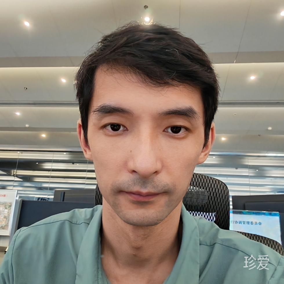 屋顶的懒猫