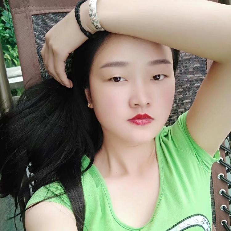 自導自演的丑八怪