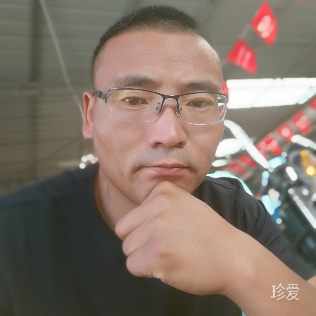 坐在房顶看星星