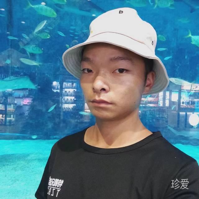 踮起腳剛好夠到