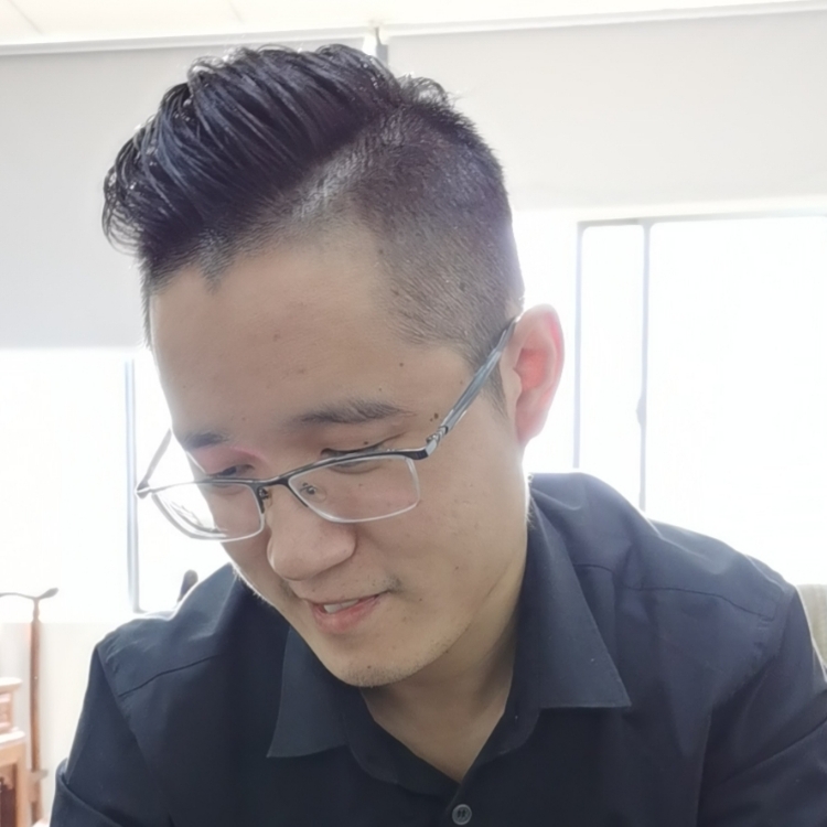 橋上看風(fēng)景