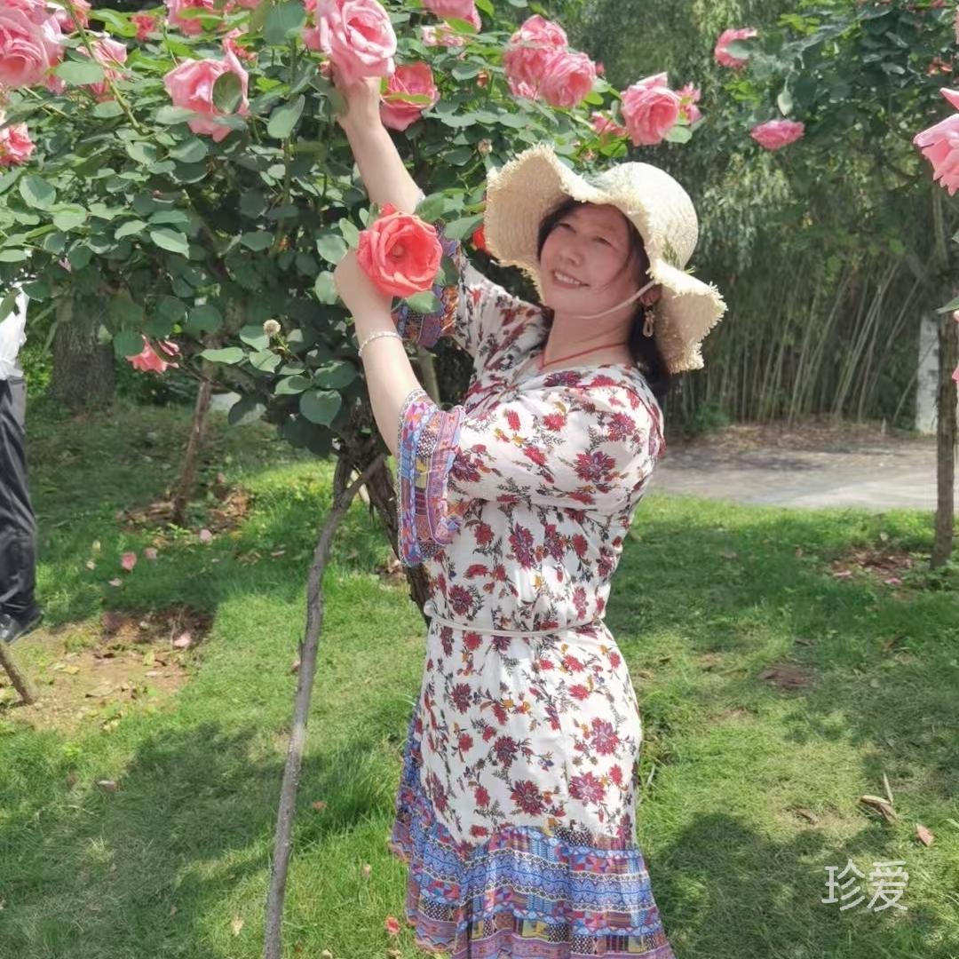 张栀墨