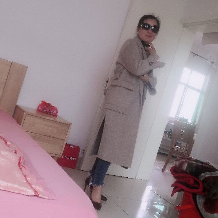 傲雪寒梅獨自開