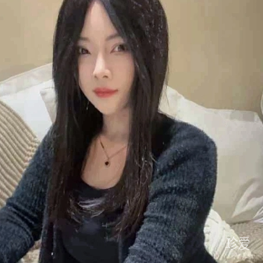 花瓣落在窗臺(tái)