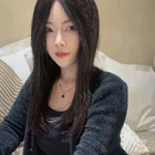 花瓣落在窗臺(tái)
