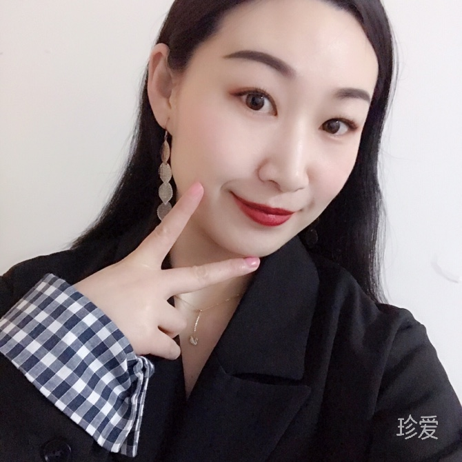阳光洒在海面上