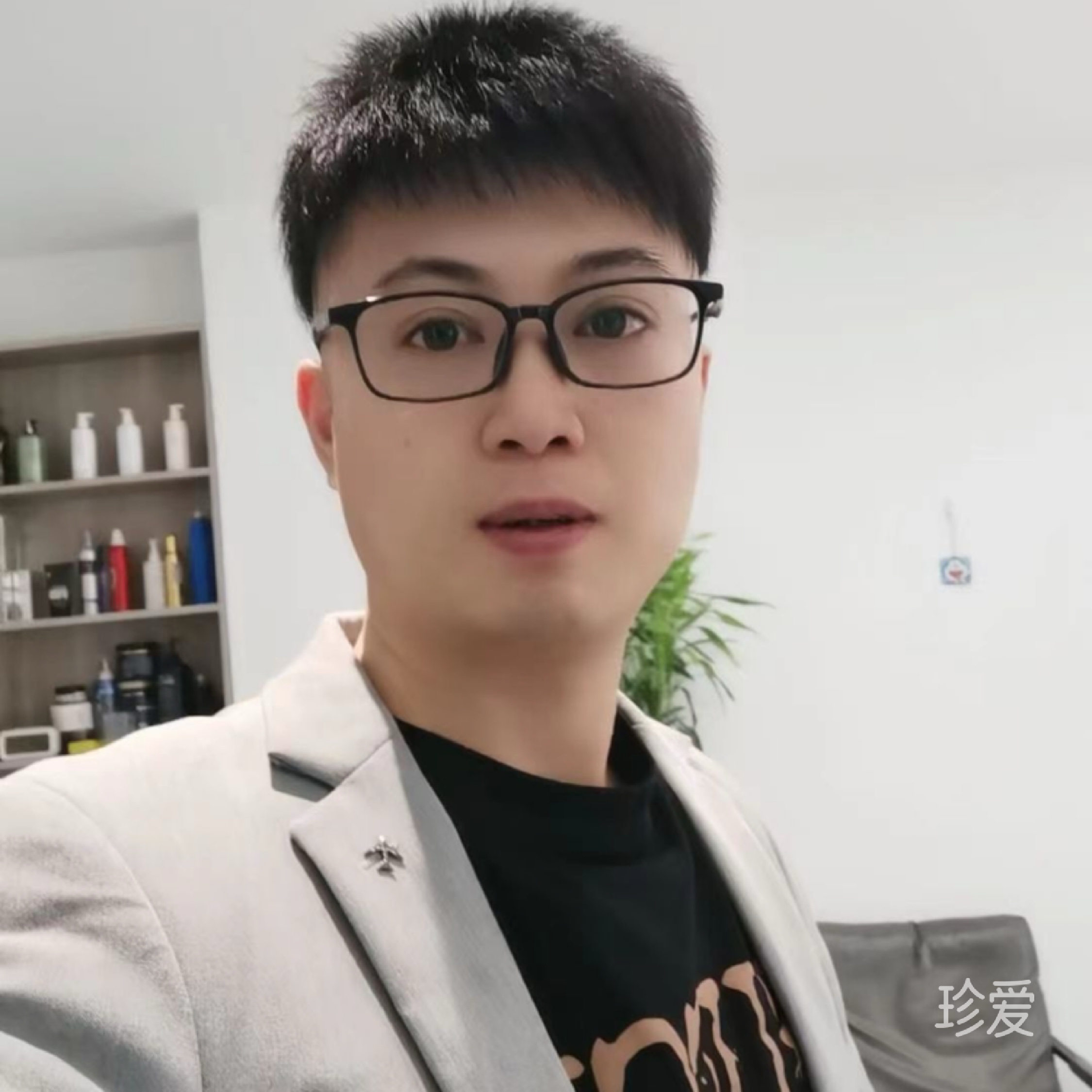 站在岸上的鱼