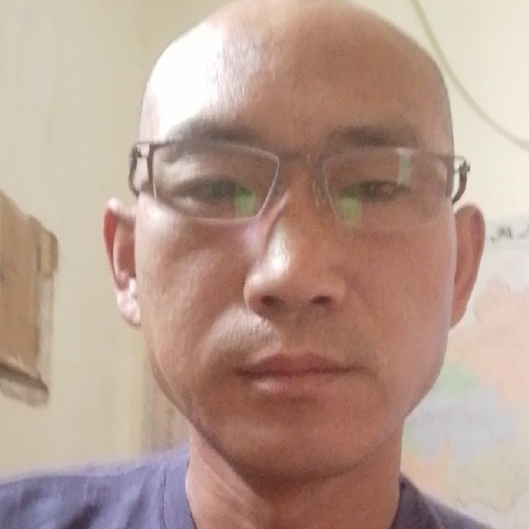 一個(gè)人散步