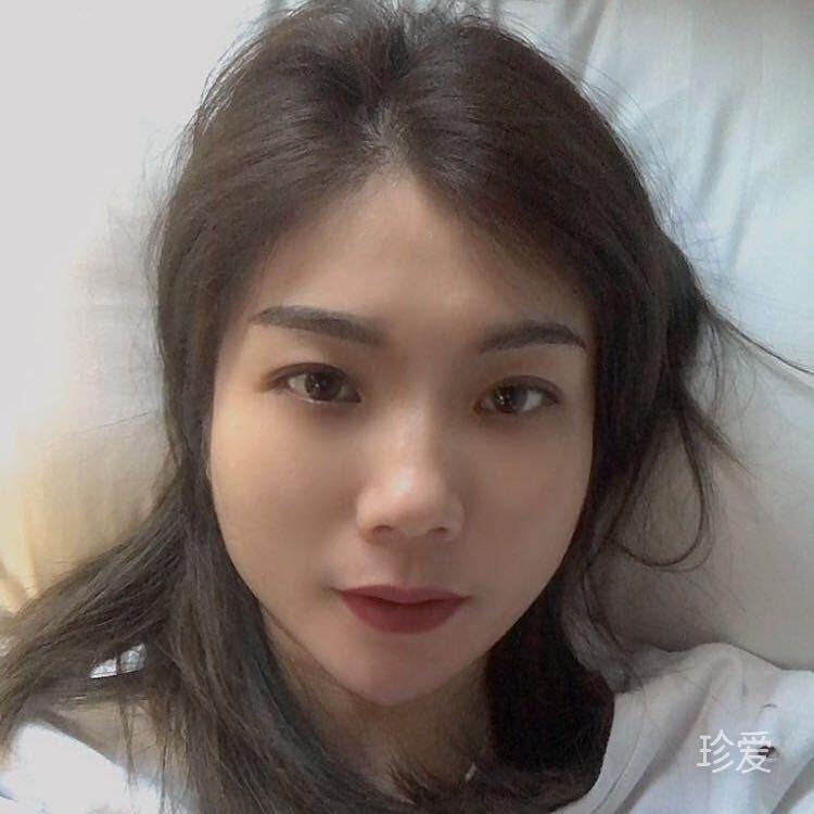 微笑的侧颜