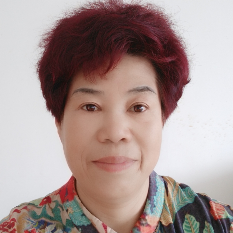 笑颜如花的女子