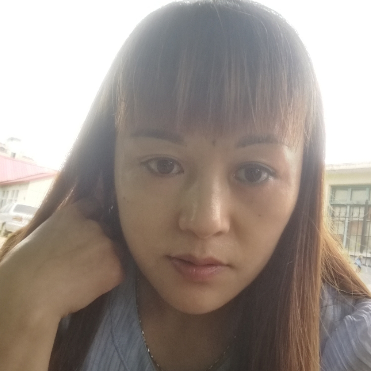 传统纯真的女人