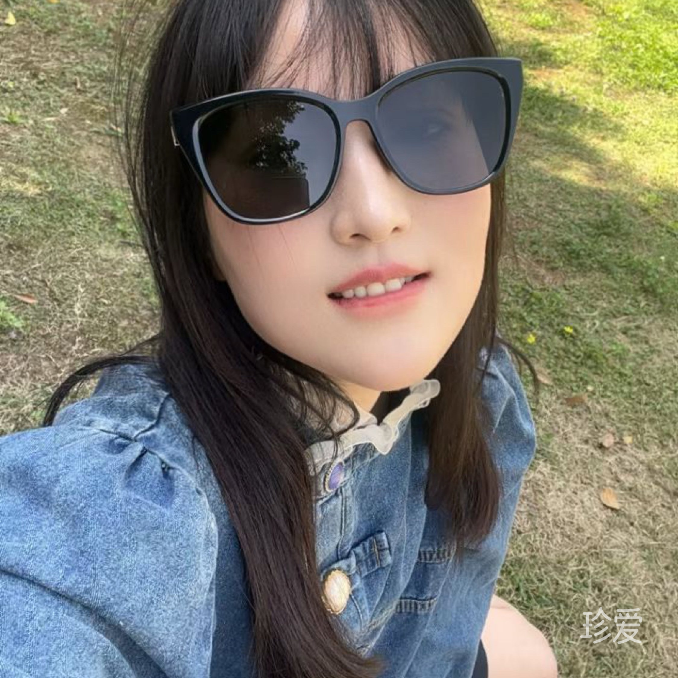 素衣女子