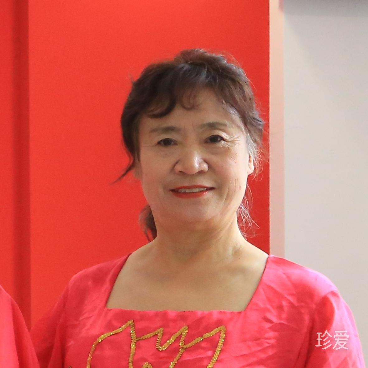 傲雪寒梅为君开