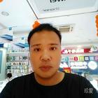 梧桐樹下聽雨