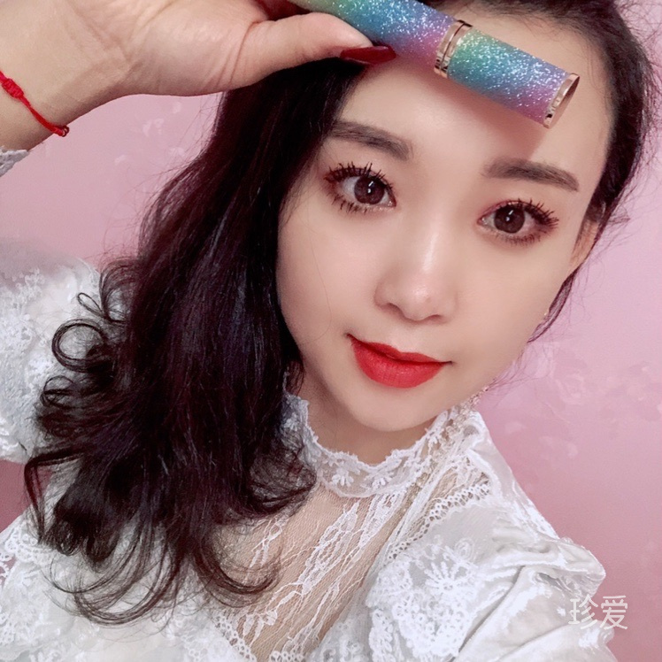 一个小橘子