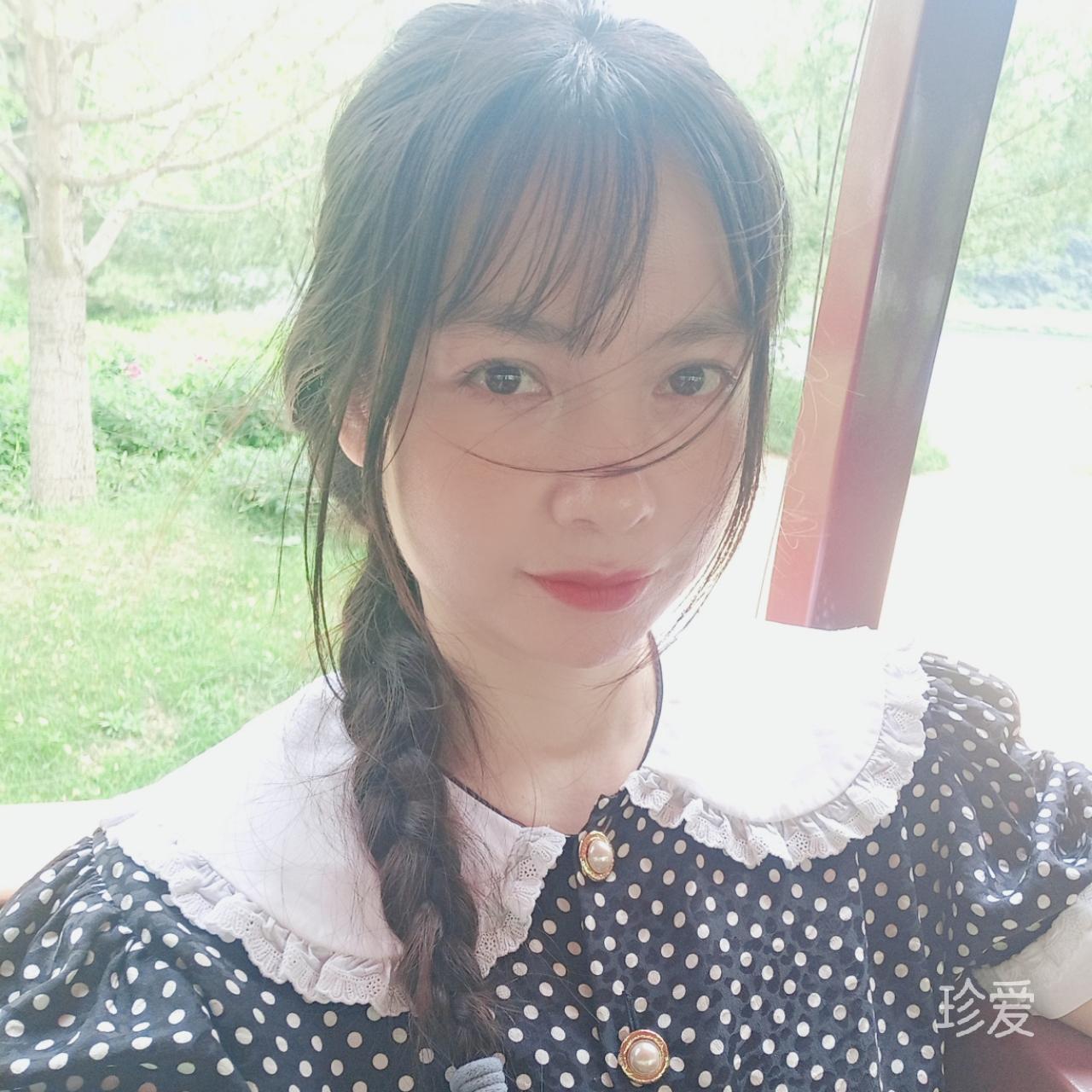 穿蓝裙子的多莉