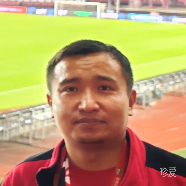 素手出锋芒