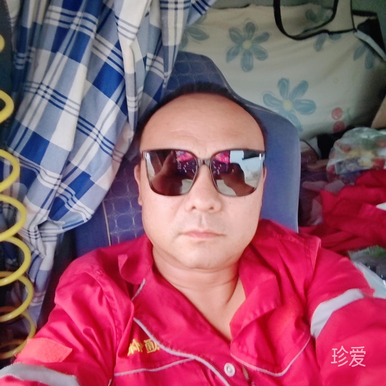 悄悄进村