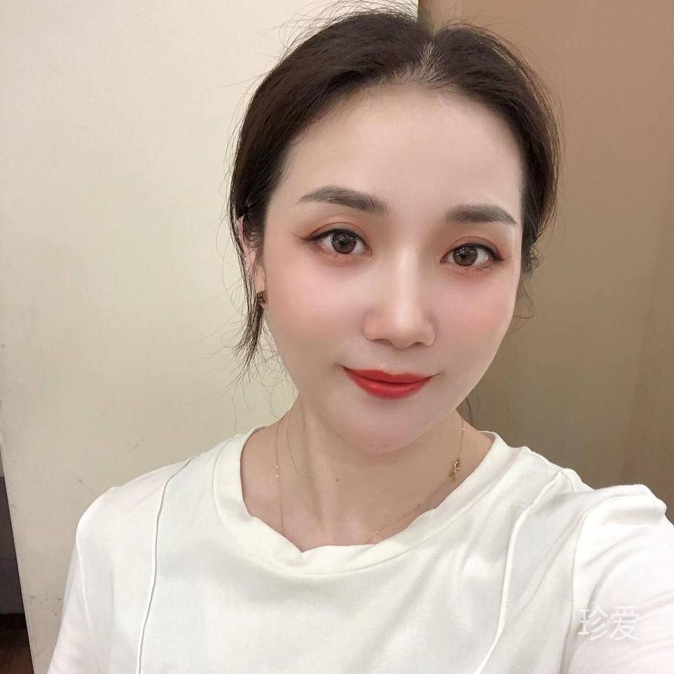 李佳佳