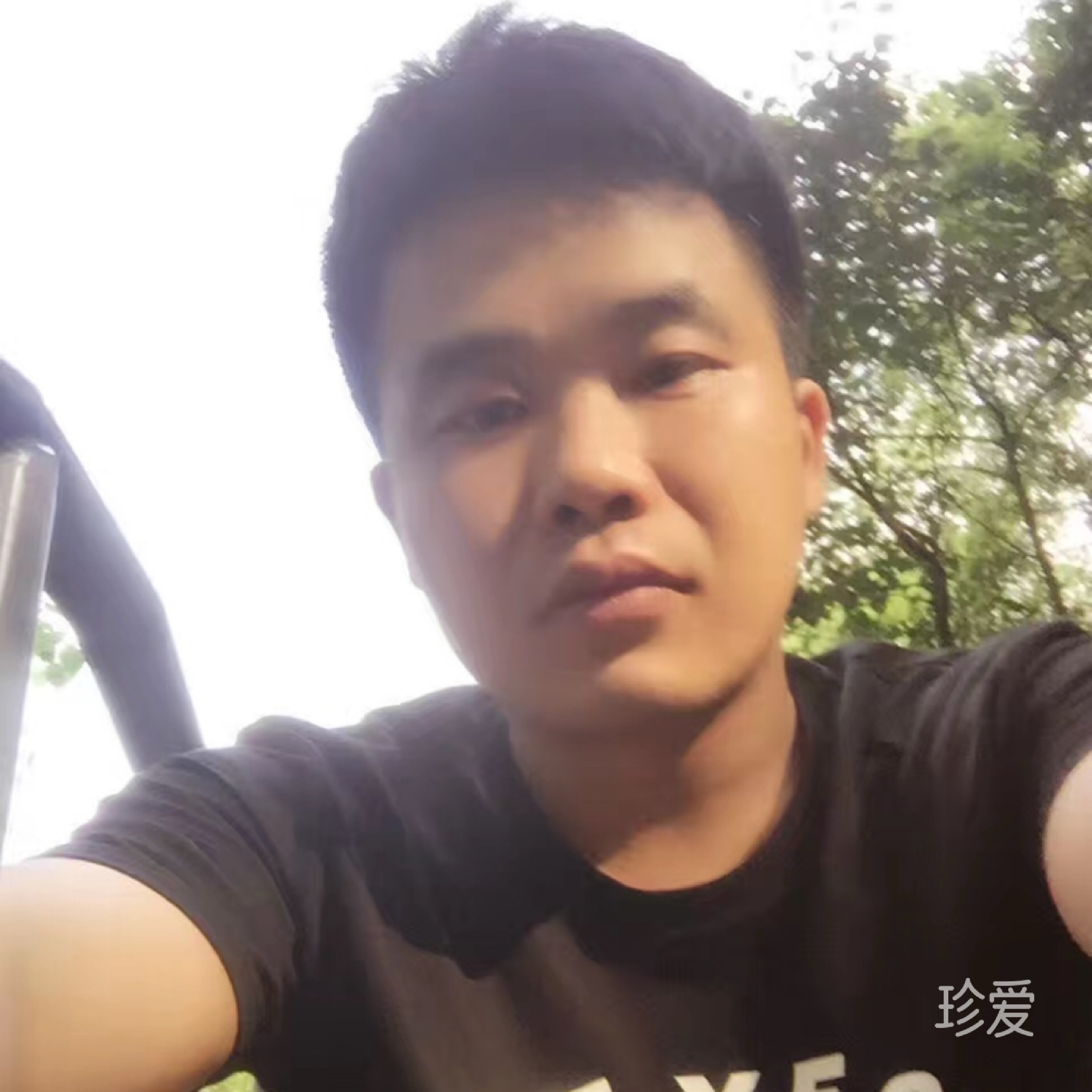 情挑老白龙