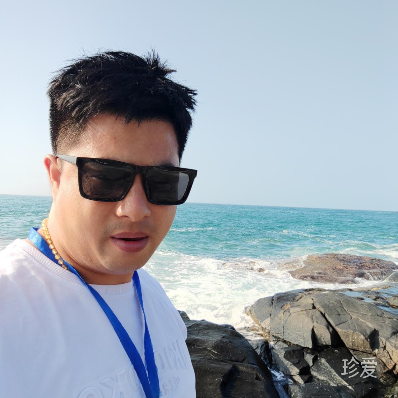 杨石三