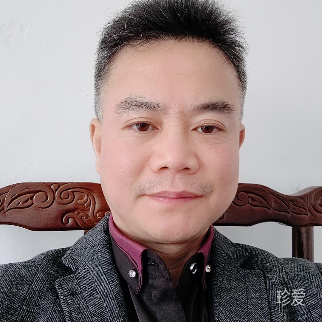 山脚小溪边